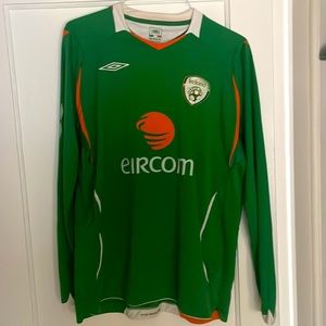 Umbro Ireland National Team Football/Soccer Jersey.
